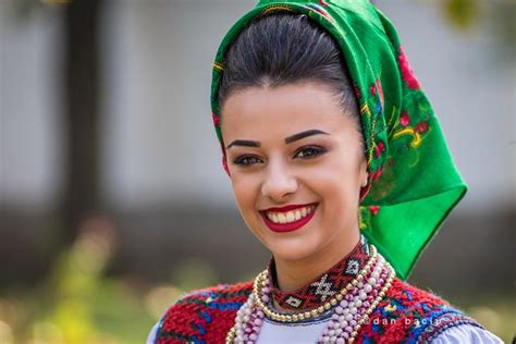 cultura rumana mujeres|Romanian Women: Cultural Insights and Modern Perspectives